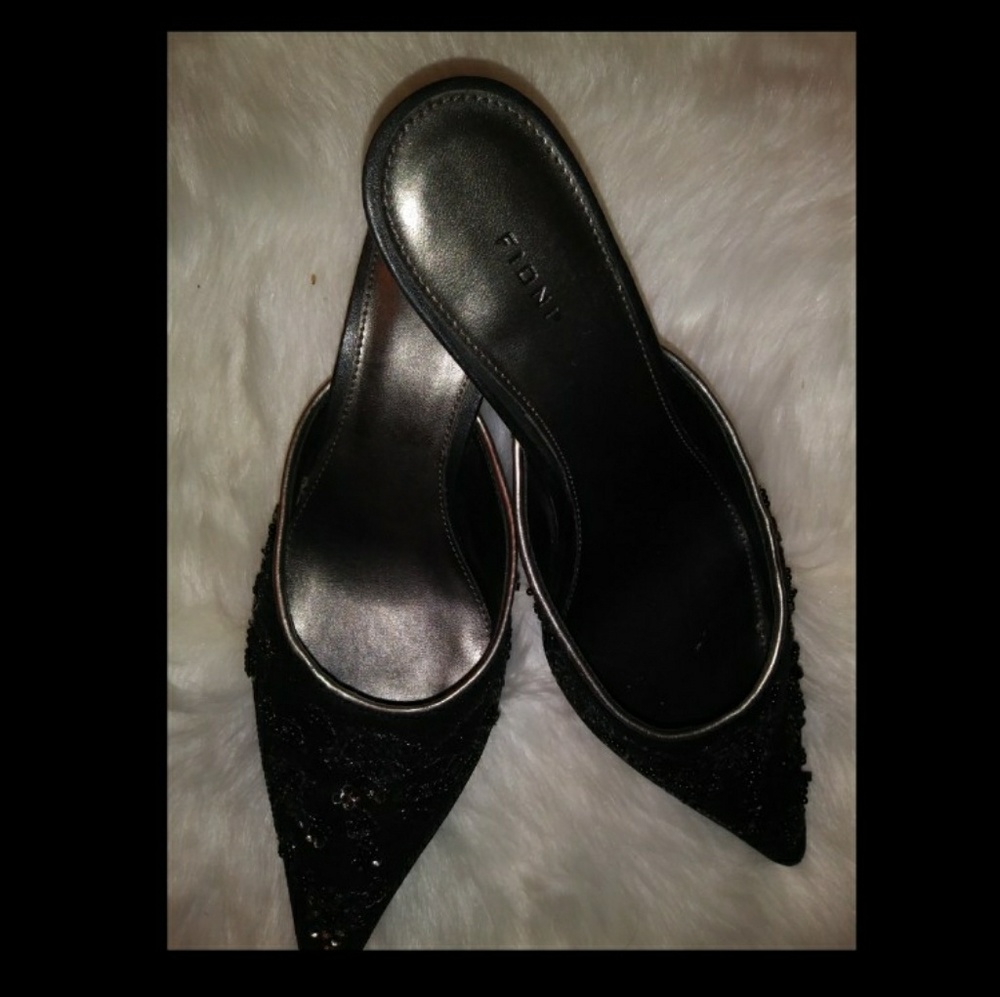 Fioni sequence slip on heel